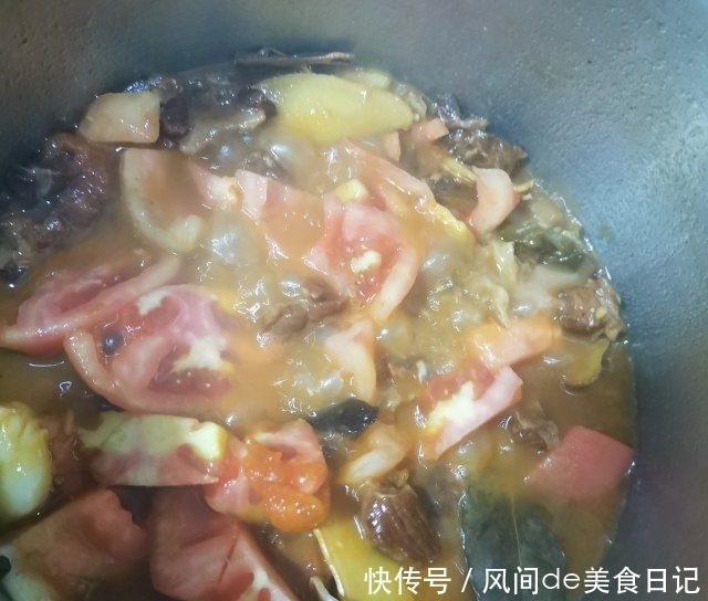  汤汁|西红柿烧牛腩，软烂入味，汤汁浓郁，太香了