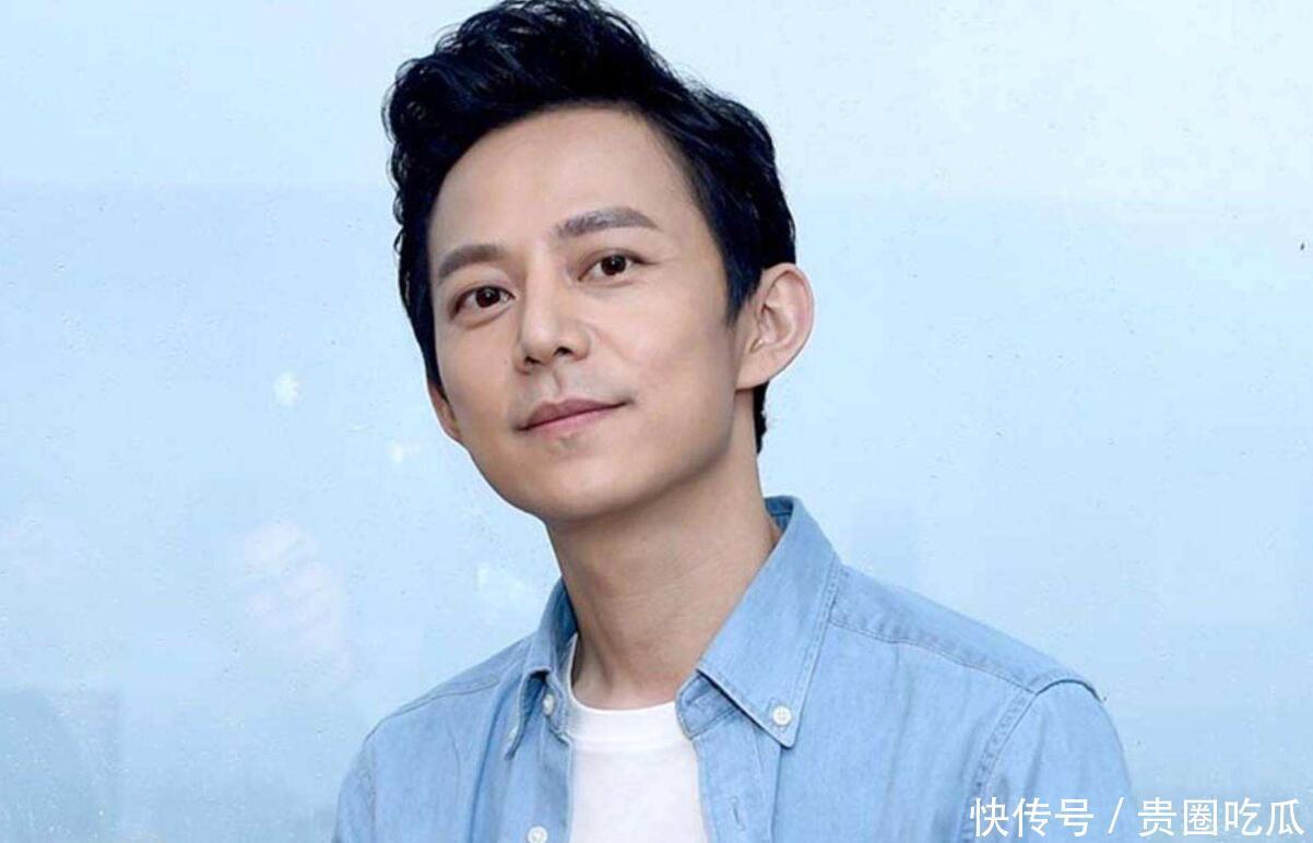 何炅因|何炅因替任达华解围再登热搜,那些曾喷他八面玲珑的人,很掉价!