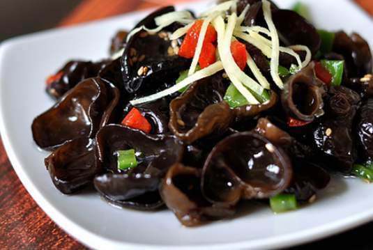 木耳|泡木耳不要只用水,学会这一招,1分钟就能泡发,木耳又大又软