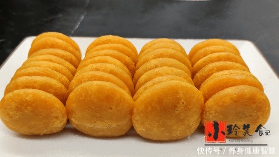 无水|南瓜饼又出新做法了,无水无油,软糯香甜又劲道,全家人都爱吃