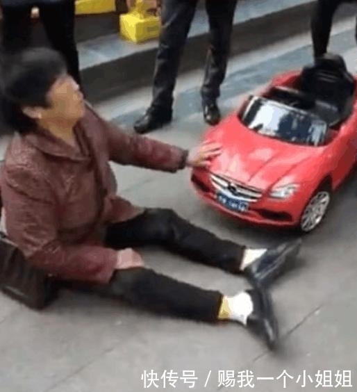 回应|老大爷屡次上演讹钱碰瓷, 这位司机下车这么回应的, 大家拍手叫好