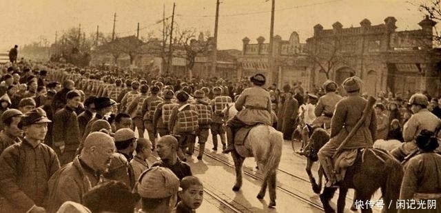 东北解放军|1949年, 坐拥55万大军的傅作义, 为什么要接受和平改编