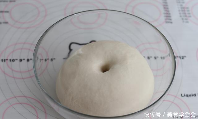 网红|网红美食日式炼乳手撕面包,香甜绵软,直接撕着吃,做法超简单