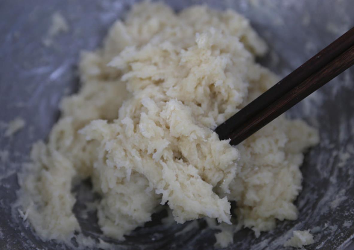 外酥|做炸糖糕,掌握2个技巧,不开裂不漏糖,外酥里软,个个空心