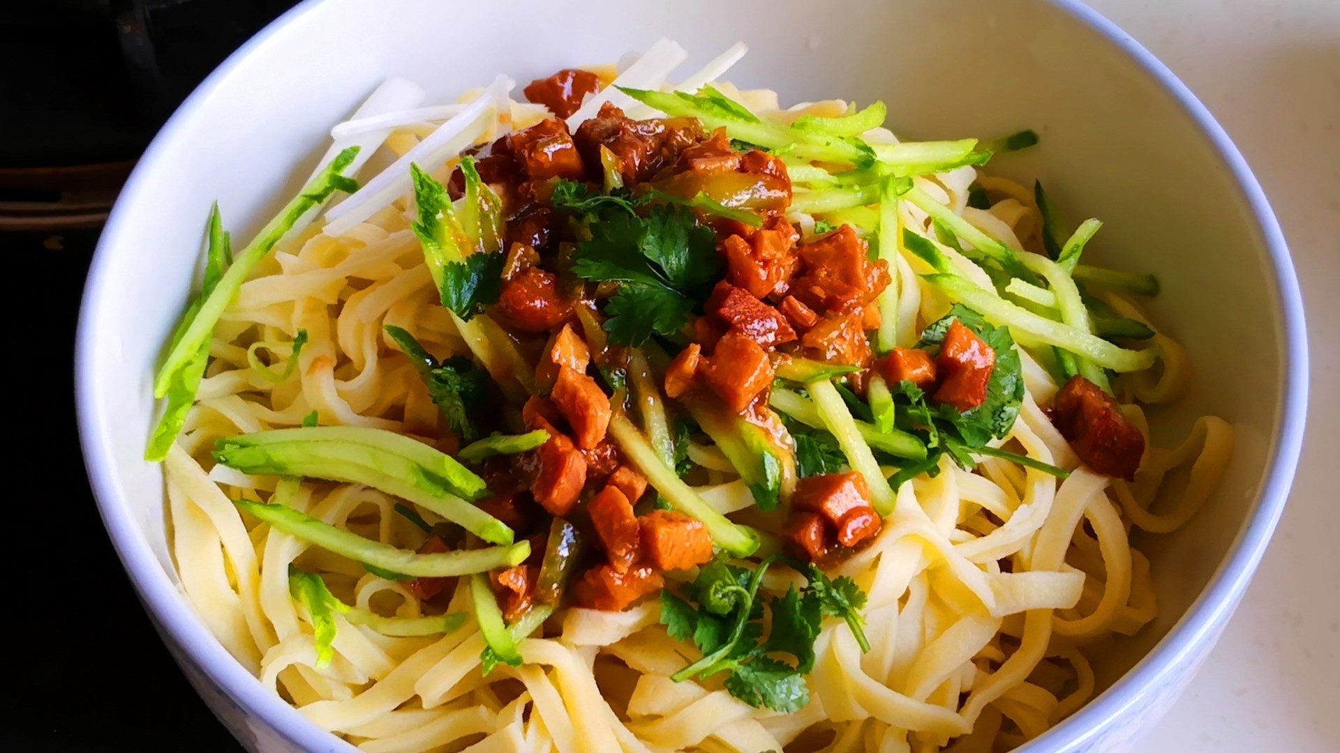  面粉|做手擀面，到底要不要加碱和盐以前没注意，难怪面条不香不好吃