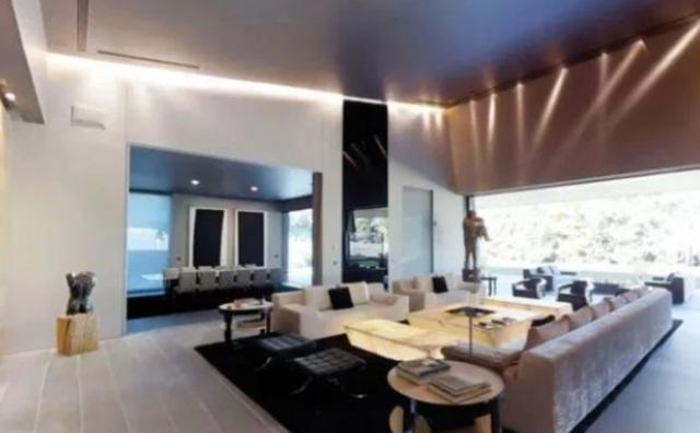 接近|踢球不行享乐无尽阿扎尔马德里豪宅曝光，价值接近1亿人民币