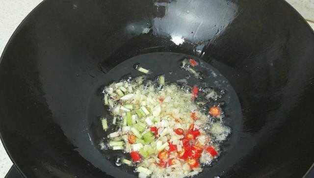 成本|茄子最好吃的做法,6元成本10分钟上桌,很多人没有吃过,太香了