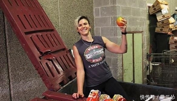 年后|女子每天从垃圾桶内捡食物,4年后竟买了100万美元的房子