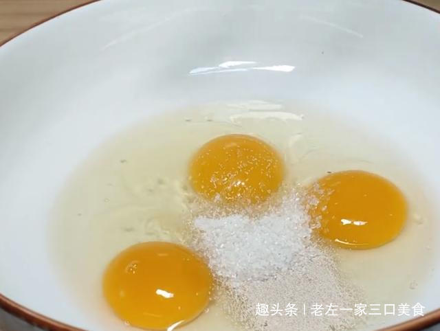 懒人|面粉别蒸馒头了,教你面包懒人做法,不烤不蒸,松软香甜又拉丝