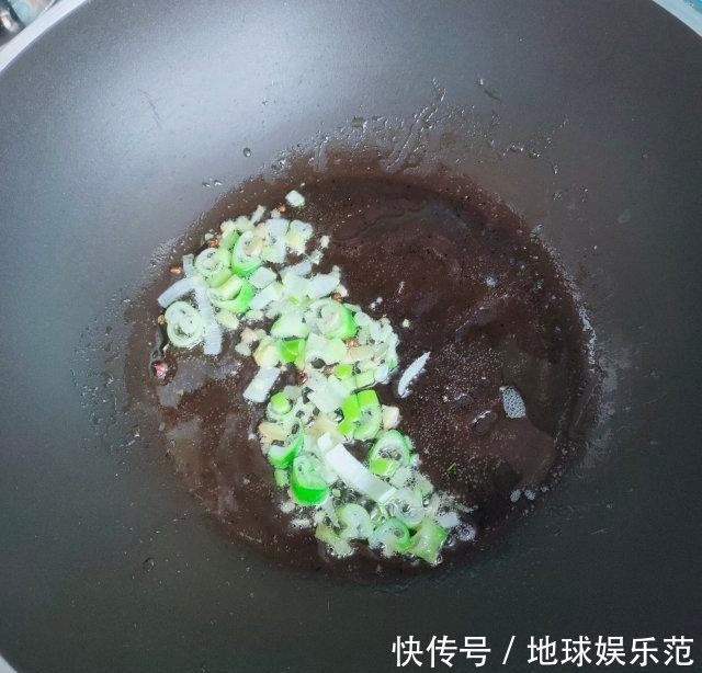  炸酱|土豆牛肉炸酱拌面，酱香浓郁，做法简单