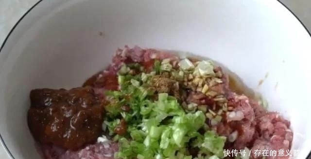 多汁|白萝卜最好吃的做法,不水煮不油炸,鲜嫩又多汁,一口一个真过瘾