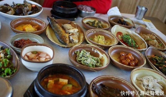下嘴|韩国的朋友请吃“大餐”,满满一大桌,我却无从下嘴,越看越尴尬