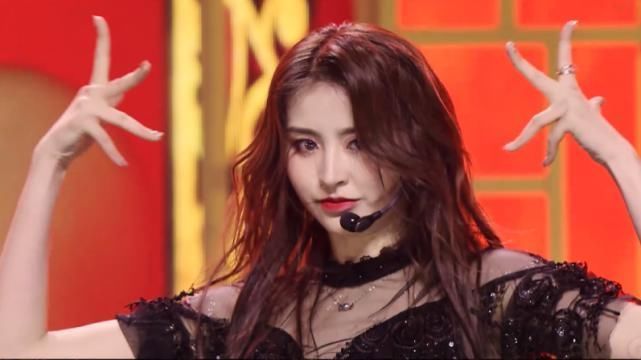 ending|同做ending动作,看看训练生再看看Lisa,才知道学员跟导师的区别