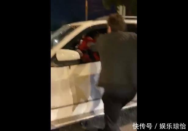 两国|阿塞拜疆在莫斯科动手了!汽车掀翻多人受伤,俄内卫部队果断出手