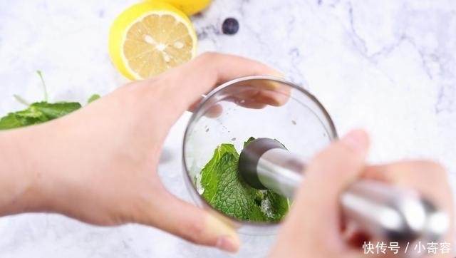  解渴|酸酸甜甜超解渴！自制柠檬苏打冰棍儿，解热解馋不长胖