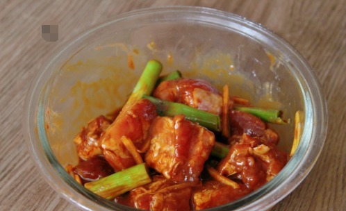 做法|这才是糯米蒸排骨的正确做法,不腥不柴,香糯松烂入味,出锅必光