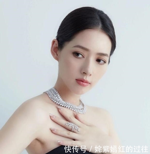 小腹|郭碧婷已成功“卸货”?工作室晒其写优雅真照,小腹平坦身材纤细