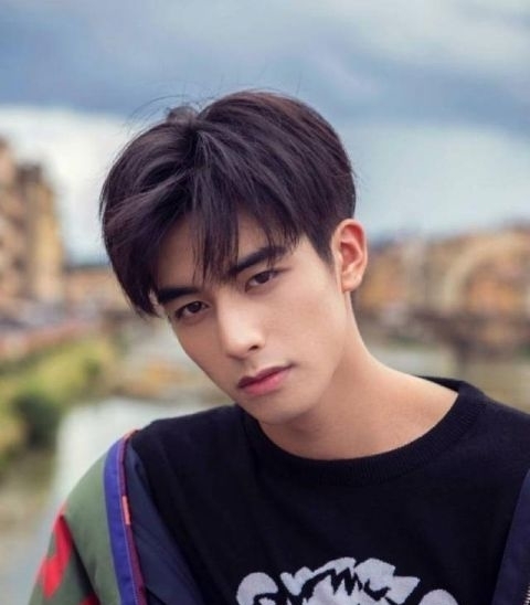 99年生的宋威龙,一个有少年感、不失稳重