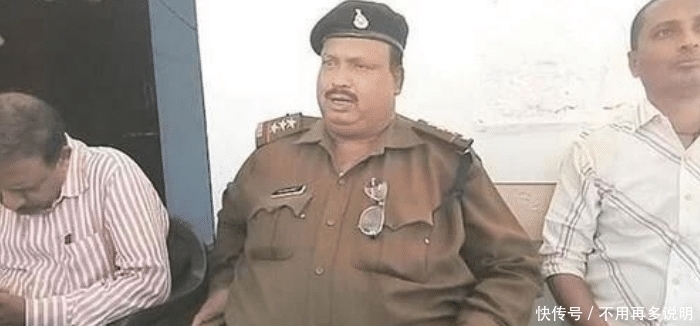 胖死|印度警察每年胖死3000多人,大腹便便的样子,印度网友:在花钱养猪?