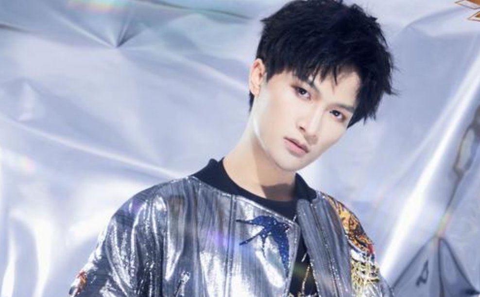  回答|记者问华晨宇周深的歌唱技巧，华晨宇的回答使听众大笑