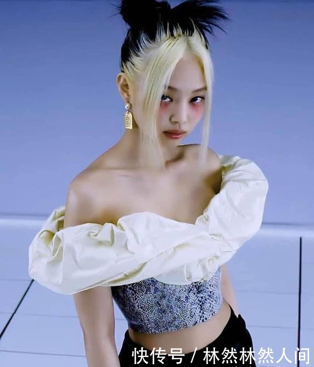  香奈儿|今年夏天被Jennie带火的平价饰物，最低65块钱即能变人间香奈儿