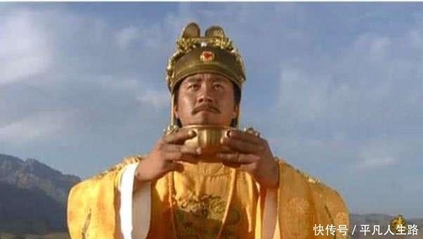  朱元璋|朱元璋问沈万三，桌上的猪蹄叫什么？沈万三说3个字躲过一劫