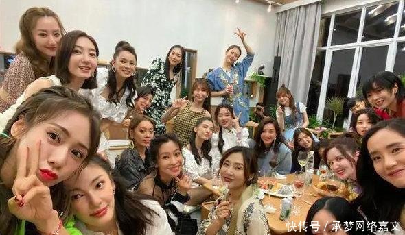 节目里|《乘风破浪》金晨外套,王霏霏虎纹,郁可唯睡衣,你更想要哪个?