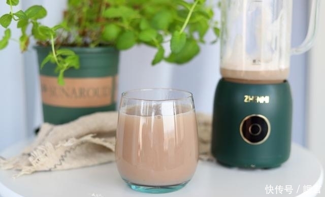 黄豆|豆浆别只会打黄豆的,试试这个混合豆浆,香味醇厚,补血养颜