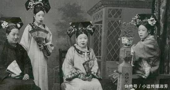 二郎腿|晚清真实老照片:跷二郎腿的书生,最后一张是李鸿章的孙子