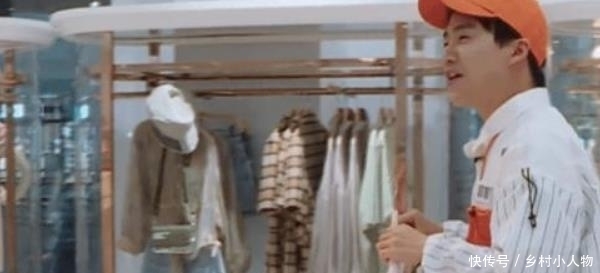 郑恺|郭麒麟郑恺同行业购物,两人称呼服务员不同,网友:学历差距太大