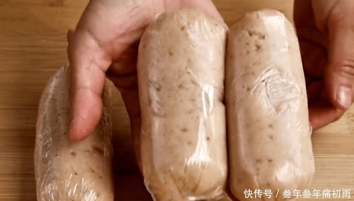  简单|三伏天，学会鸡胸肉此做法，简单一炸，外酥里嫩，一顿一盘不够吃