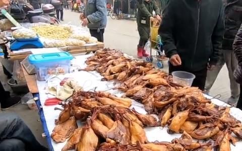 能卖|大叔在路边上卖“它”,12元一只,供不应求,每天能卖500只