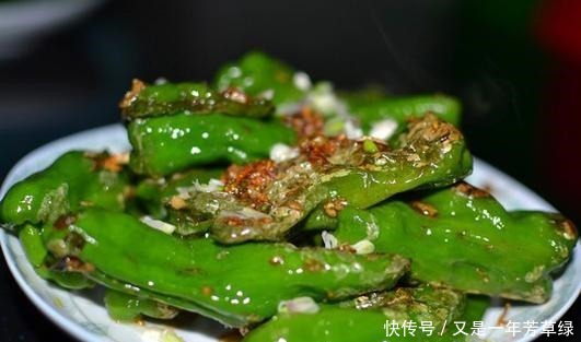 起虎皮|做虎皮青椒时,别直接放油,大厨教你1招,好吃不油腻,比肉还香