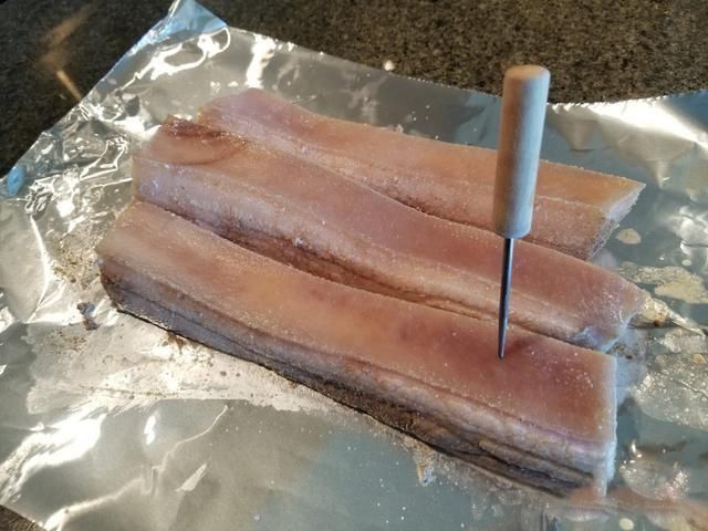 脆皮烧肉|五花肉这吃法太香了,酥脆不油腻,我家经常做,一次5斤不够吃