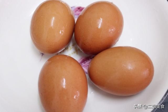 圆嫩|水煮荷包蛋,记得不能水开下锅,多加一步,鸡蛋圆嫩完整不出沫