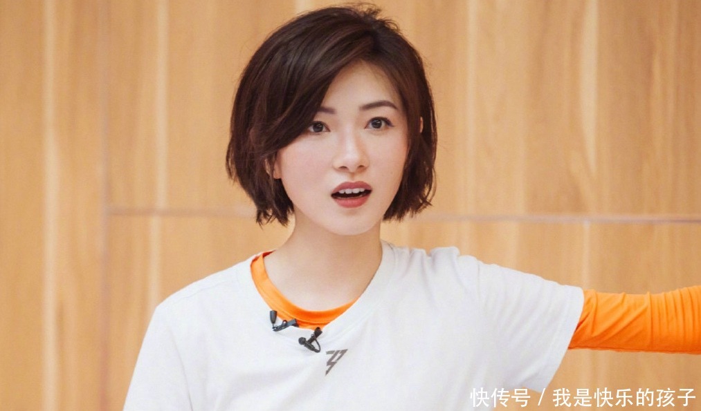 右臂|万茜出车祸右臂肱骨骨折,粉丝为工作室的不作为提出“四宗罪”