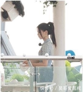 裙子|杨超越录制《中餐厅》惹争议,裙子太短,粉丝:两只手遮不过来