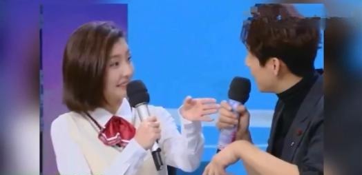  终究|何炅也救不了你，网红终究是网红，上了《快本》你也得凉！