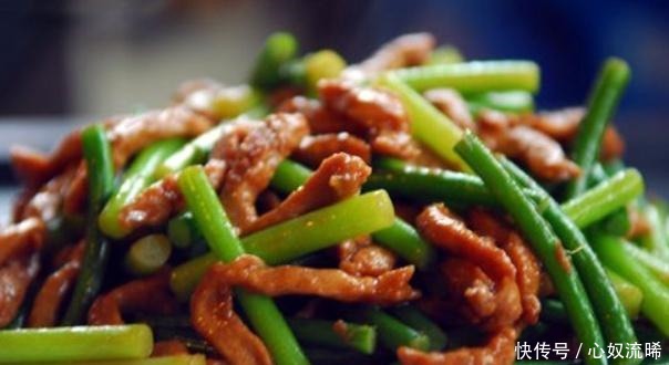 关键|蒜苔炒肉,蒜苔需要焯水吗“这一步”很关键,但多数人没做对!