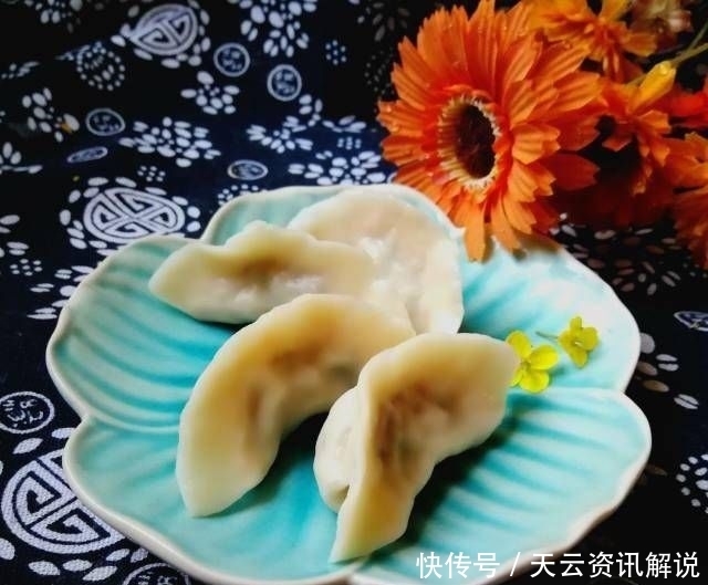 饺子|韭菜猪肉饺蘑菇,又咸又好吃,香又不腻,一口都吃不完