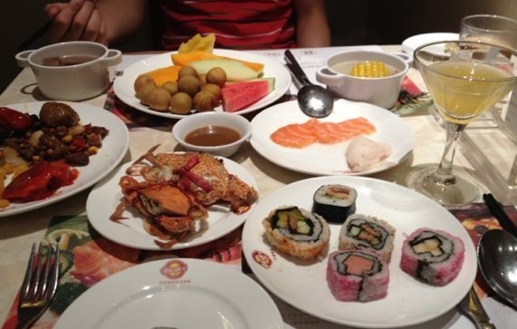 随便|只要交10元就能随便吃的自助餐厅,老板有一个“要求”,网友高