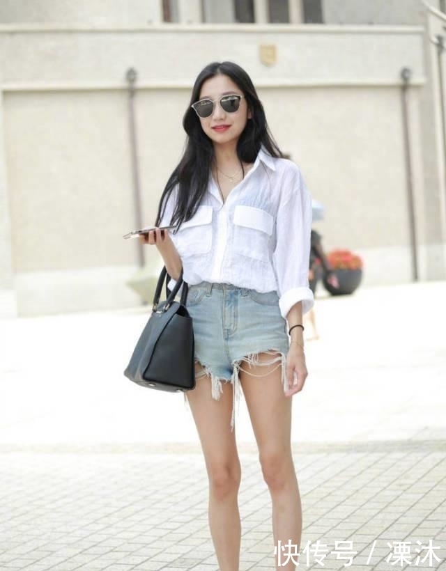 牛仔裤|路人街拍:短裤这样穿才流行,有肉的女生穿更美
