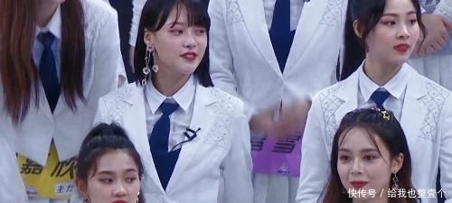  小姐姐|张艺凡发表感言, 台下学员不是翻白眼就是发呆, 王艺瑾却挤出微笑