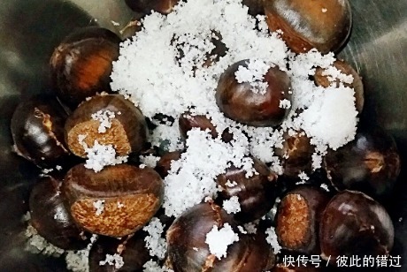  板栗|板栗好吃不易剥皮掌握3个要点，轻松剥皮不伤手，个个完整