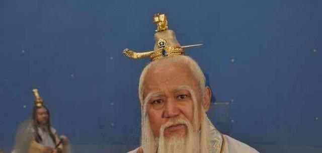  战败|通天教主战败后, 鸿钧老祖赶来, 哪吒不认识, 太上老君慌忙迎接