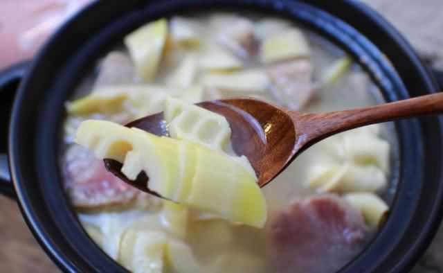 春天|春天,浙江人最爱喝的一碗汤,4种食材煮一锅,汤浓味鲜,吃不够
