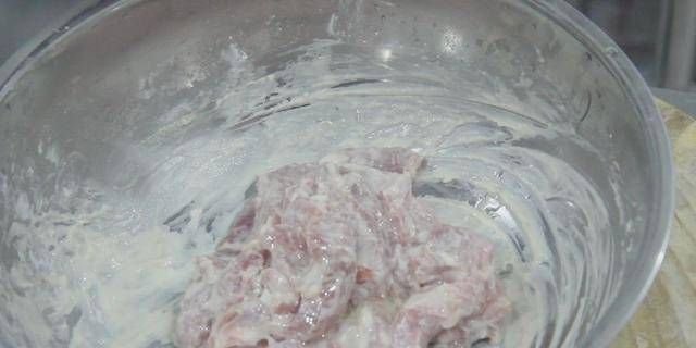  告诉|厨师告诉你糖醋里脊的方法是这两个，又脆又甜又酸