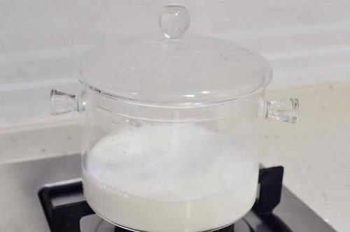 甜品|1个芒果1盒牛奶,简单做春天最美味的小甜品,不用吉利丁也Q弹