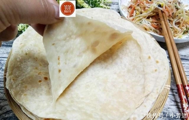家常|家常烙饼最简单的方法,多加这一步,又软又薄,一分钟烙一张!