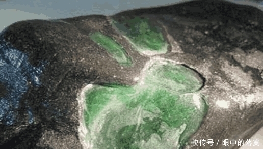 大妈|腌咸菜用石头封口,石头掉地摔掉一块,大妈拿起石头直呼发财